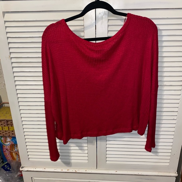 Knit Red Crop Top - Picture 4 of 5